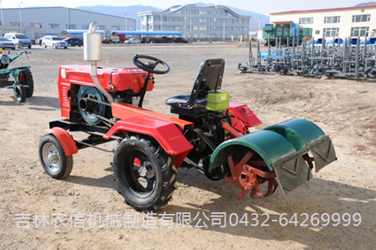 NX32型(xíng)四輪拖拉機(ji)2