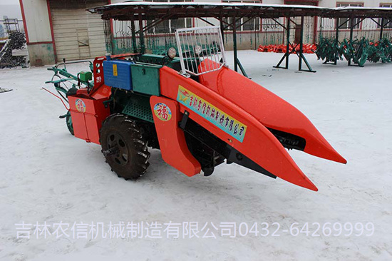 4YZ-1玉米(mi)聯合收獲機(jī)
